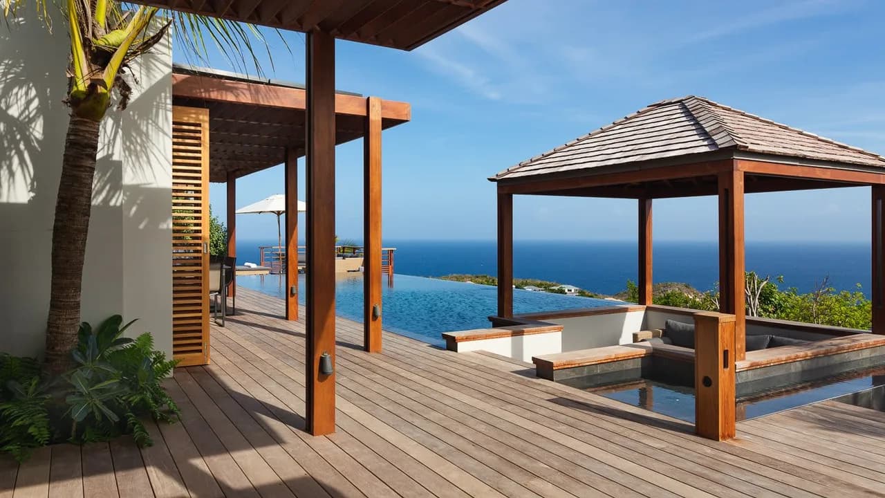 Ultimate Villa with Contemporary Style