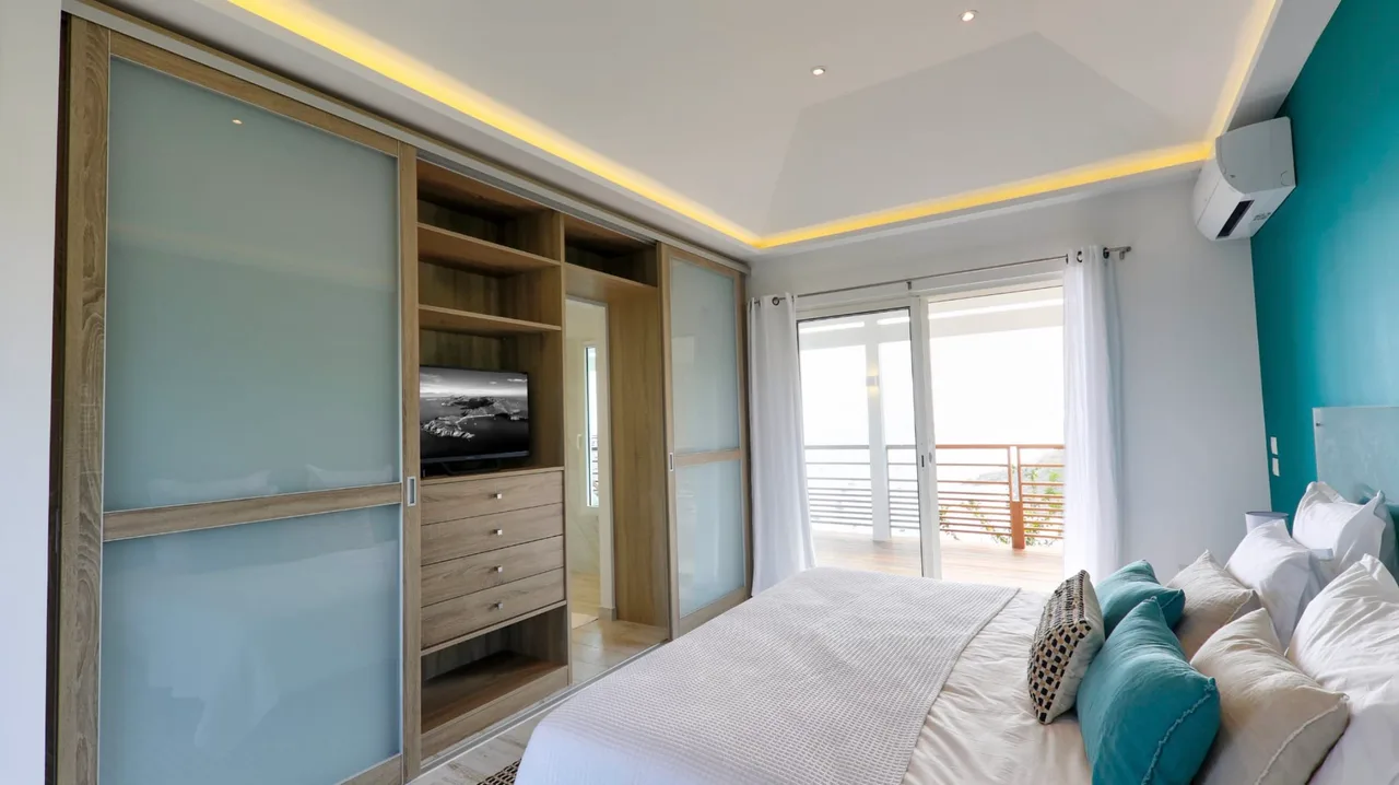 Breathtaking Villa with Unparalleled Sunset View photo 4