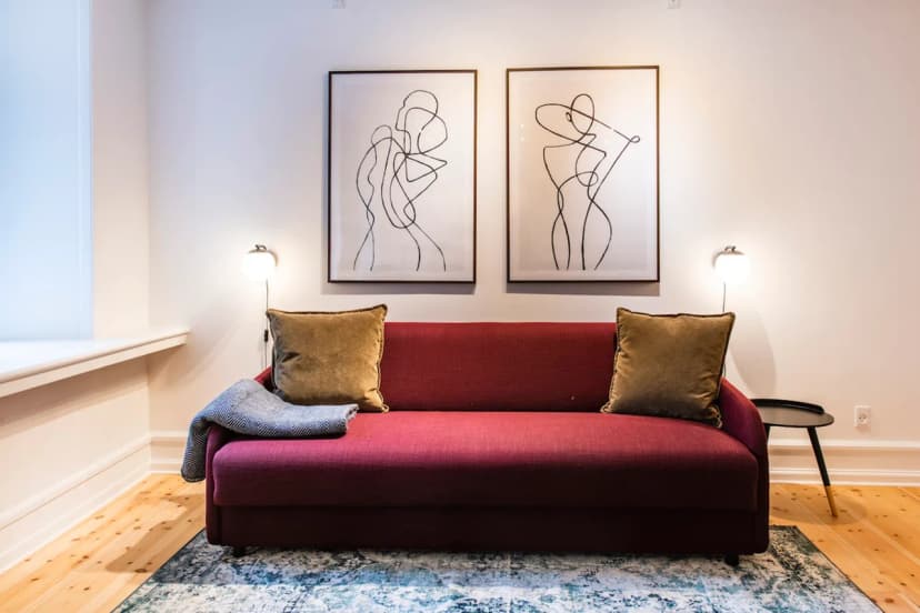 Contemporary Townhall Apartment
