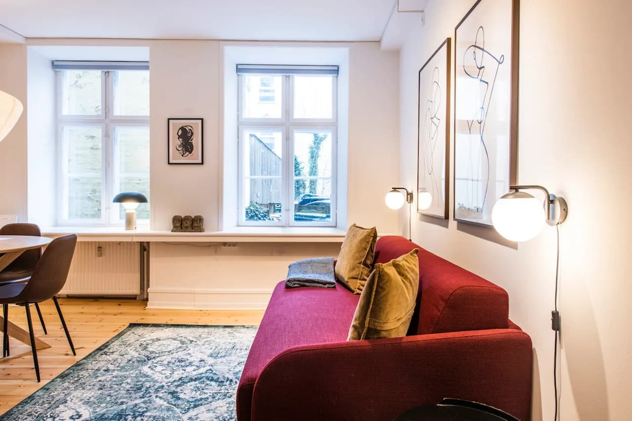 Contemporary Townhall Apartment photo 3