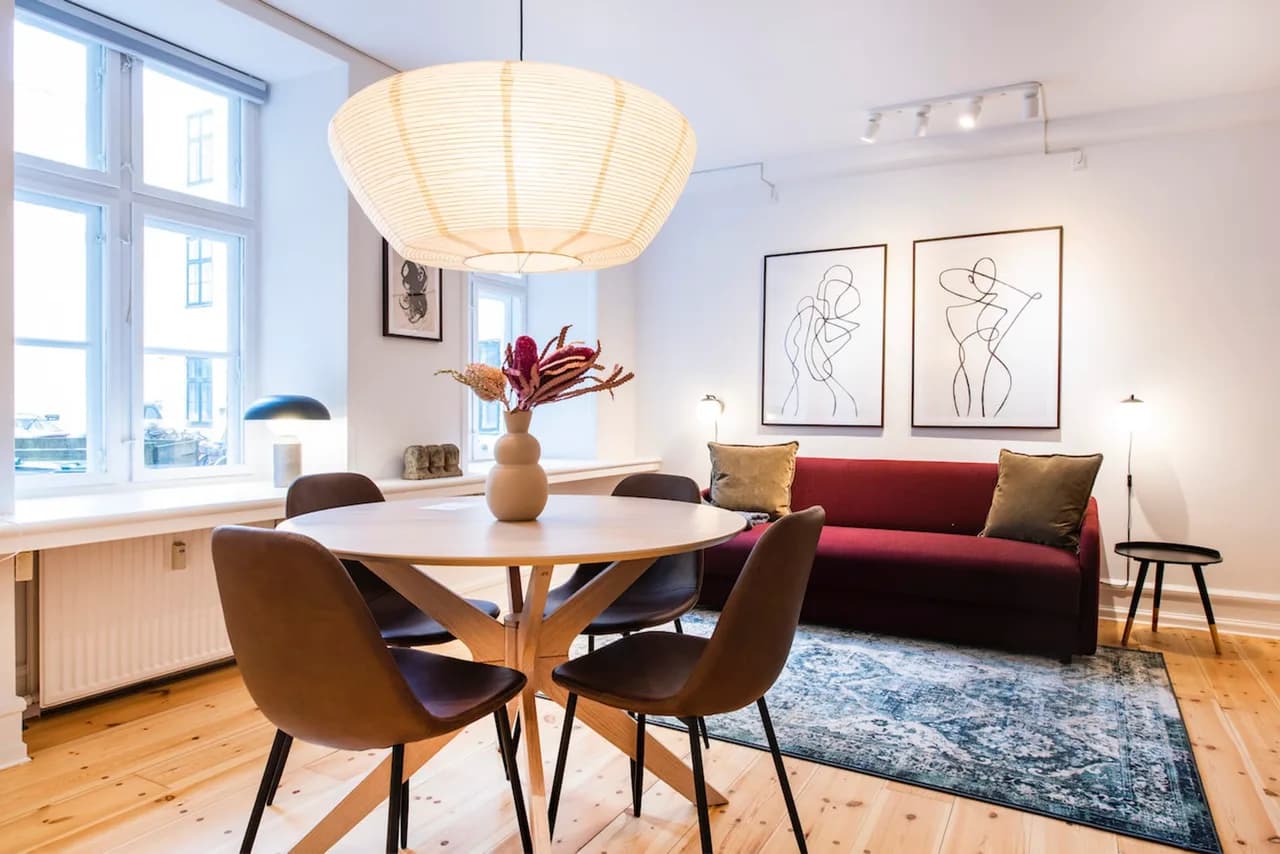 Contemporary Townhall Apartment photo 4