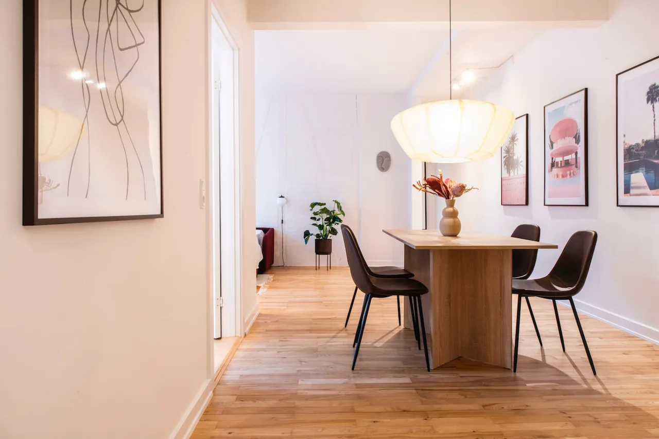 Contemporary Townhall Apartment photo 5