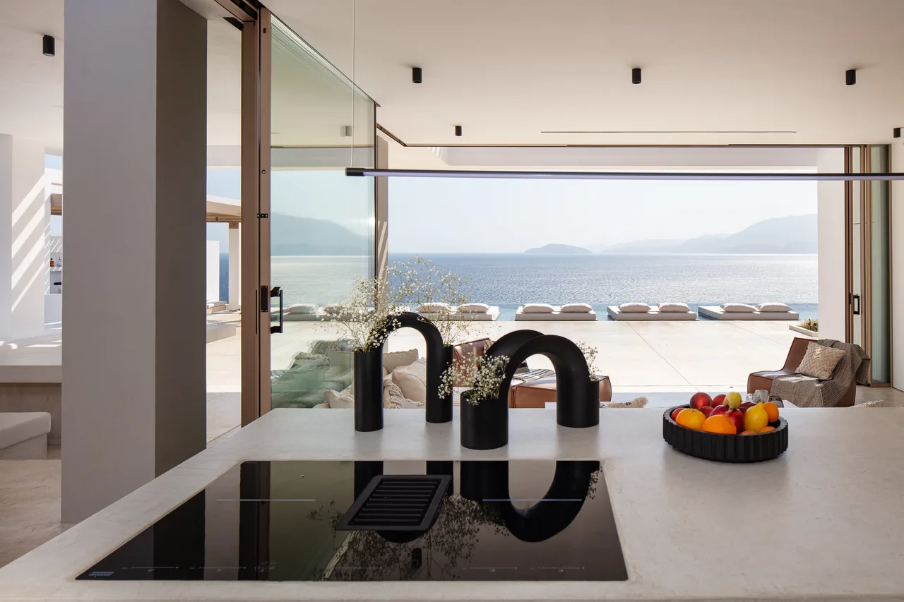 Stunning Villa with High Quality Aesthetics photo 5