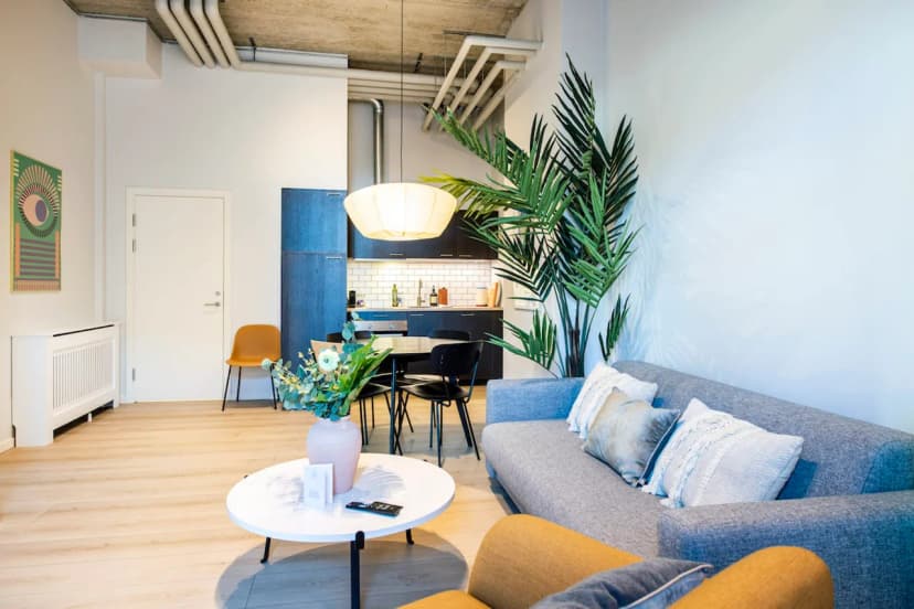 2 BR - COZY FLAT MINUTES FROM THE BEACH