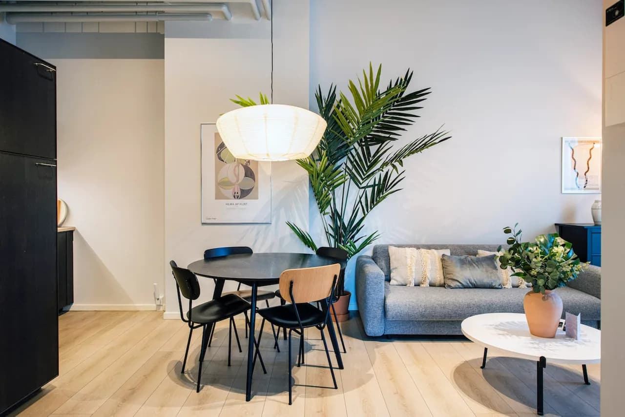 2 BR - COZY FLAT MINUTES FROM THE BEACH photo 3