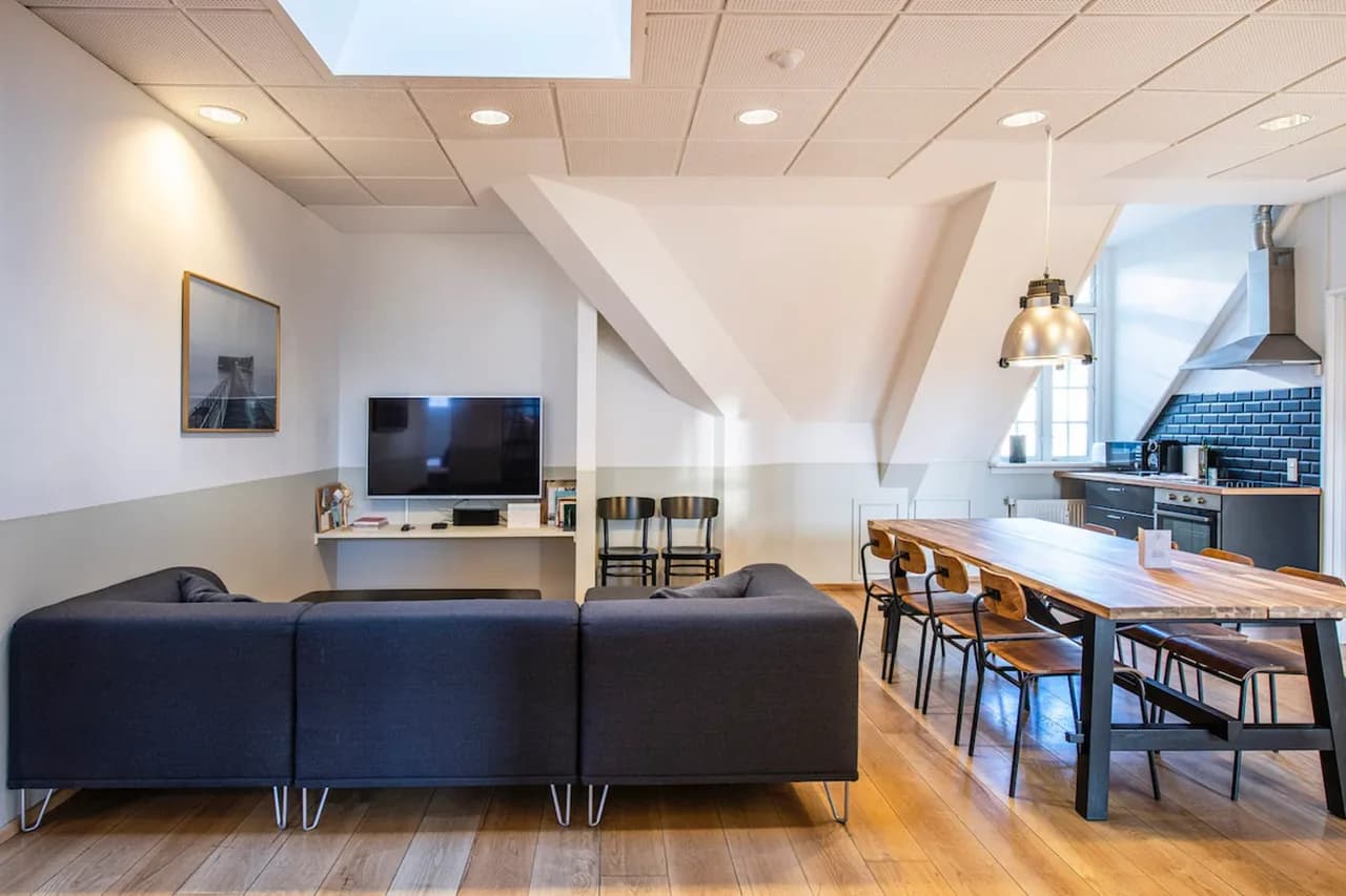 Luxurious, cozy and modern apartment photo 2