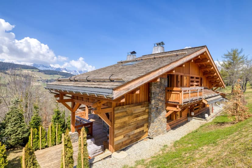 Chalet Gaïa: Spacious Retreat in Megève