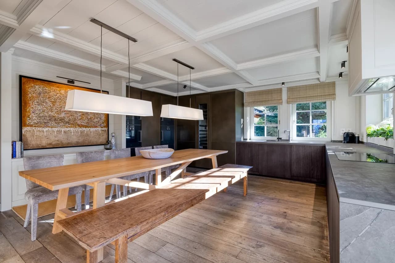 Discreet Alpine Chic With State-of-the-art Finish photo 4