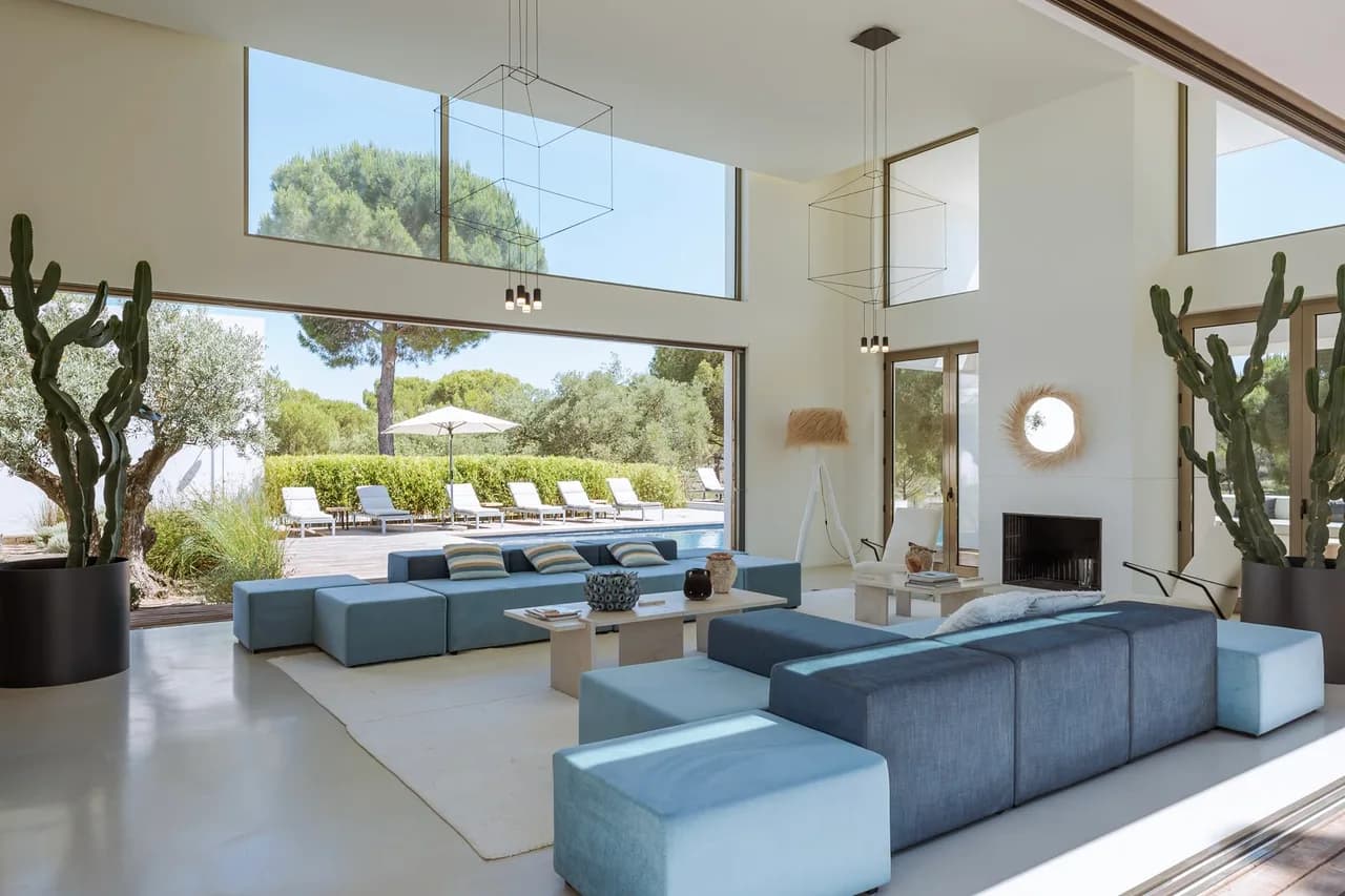 Spacious And Elegant Villa With Countryside View photo 2