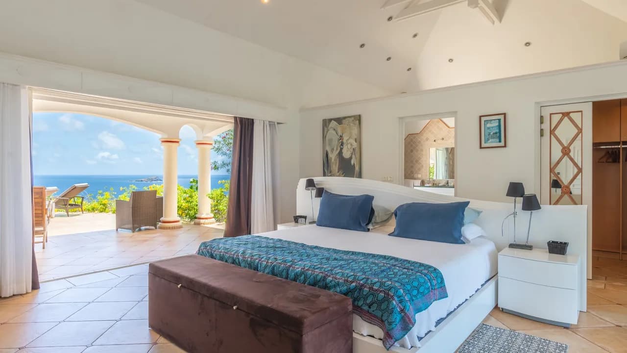 Caribbean-style Villa in a Private Estate photo 3