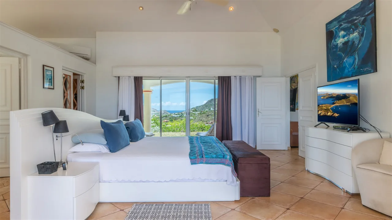 Caribbean-style Villa in a Private Estate photo 4