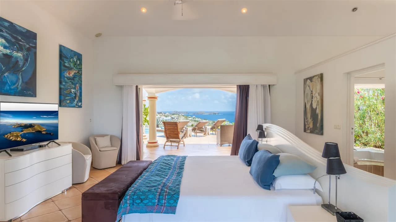 Caribbean-style Villa in a Private Estate photo 5