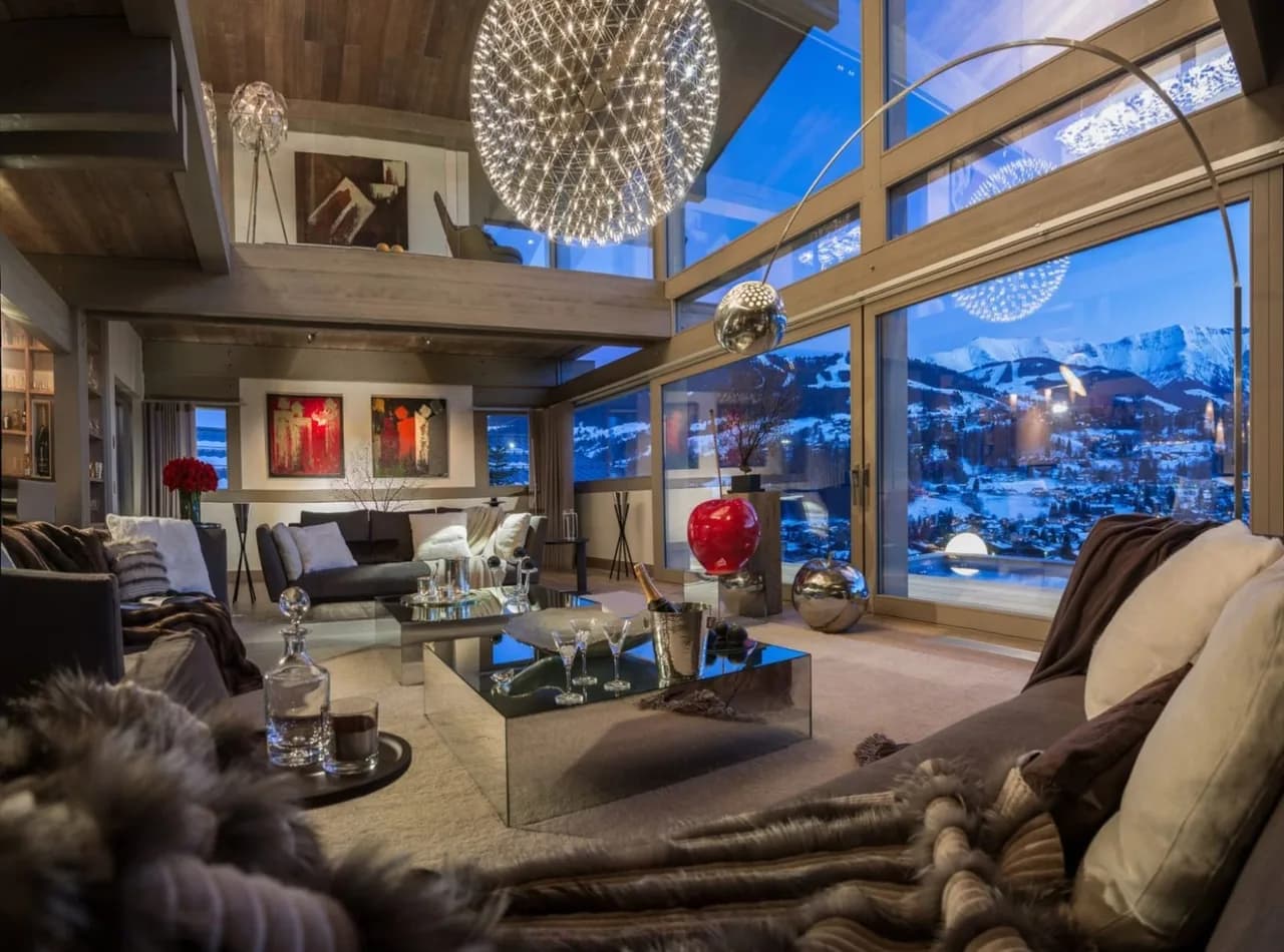 Contemporary Ski in/Ski out chalet overlooking the center of Megeve photo 2