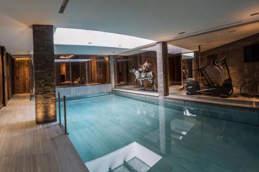 Modern and authentic ski in/ ski out chalet