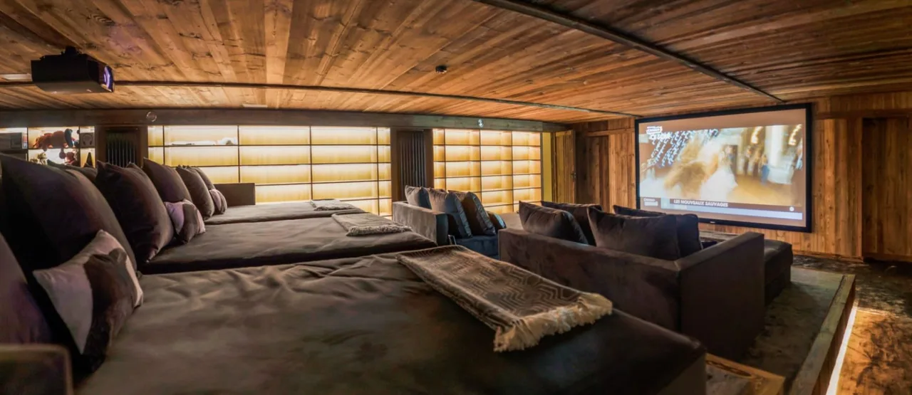 Modern and authentic ski in/ ski out chalet photo 4