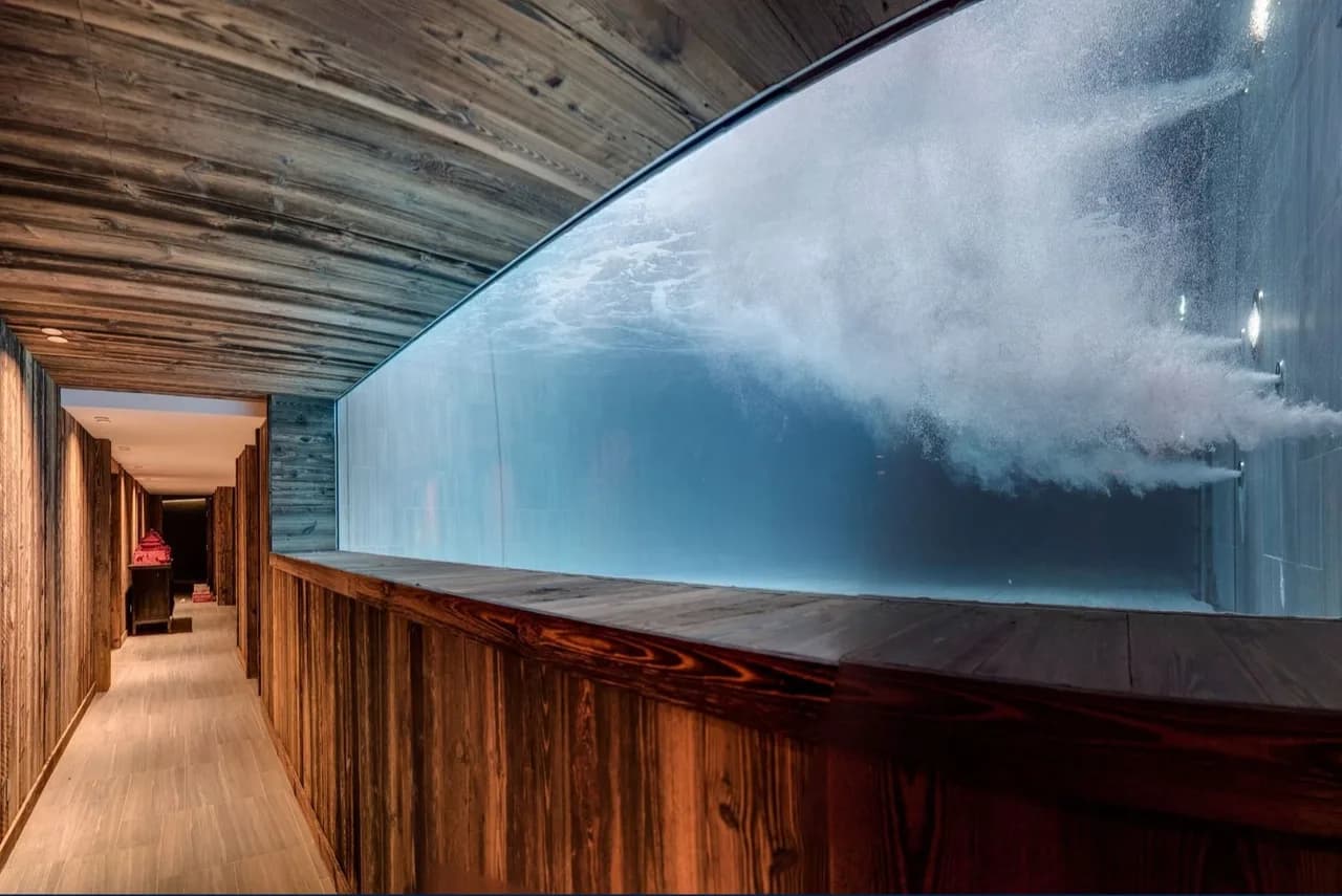Modern and authentic ski in/ ski out chalet photo 5