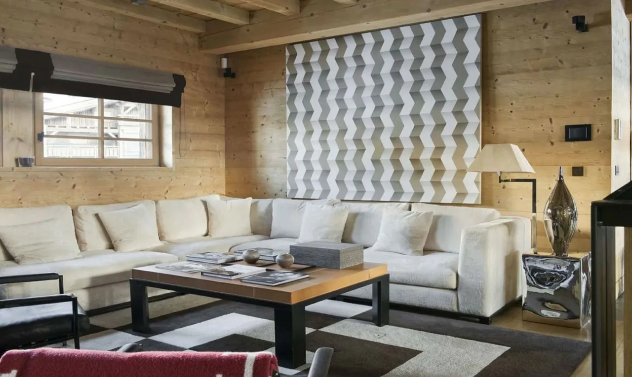 Beautiful ski in/ski out alpine chalet photo 2
