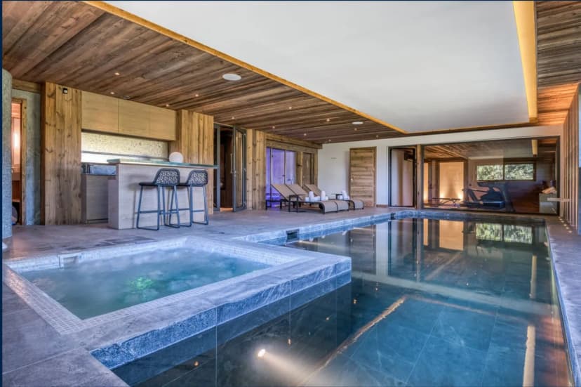 Breathtaking chalet with private indoor pool