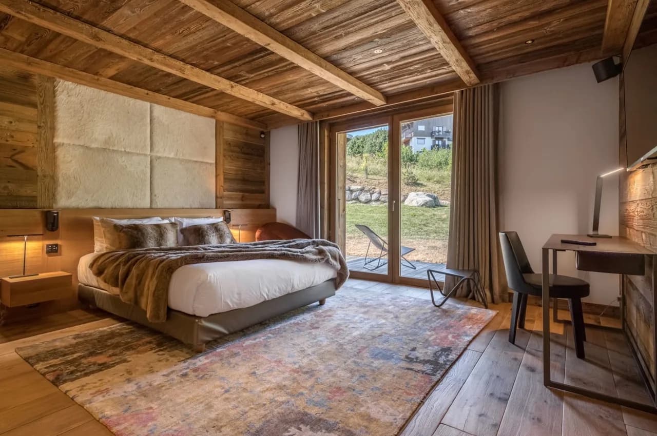 Breathtaking chalet with private indoor pool photo 3