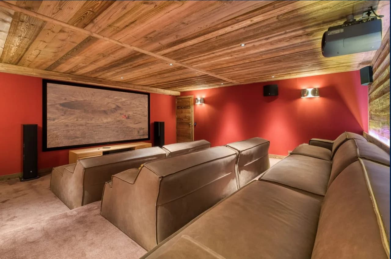 Breathtaking chalet with private indoor pool photo 4