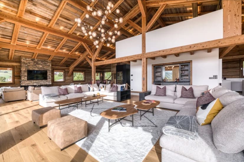 Prestigious Chalet With Private Sauna and Jacuzzi
