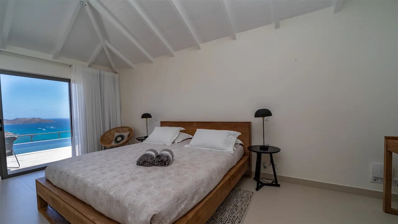 Villa Designed with Traditional Wooden Floors photo 3
