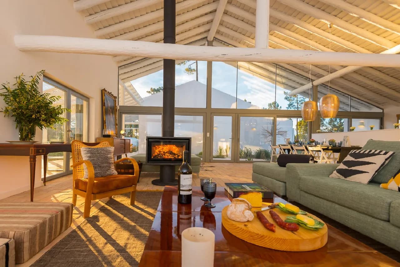 Exquisite Villa With Phenomenal Architecture photo 2