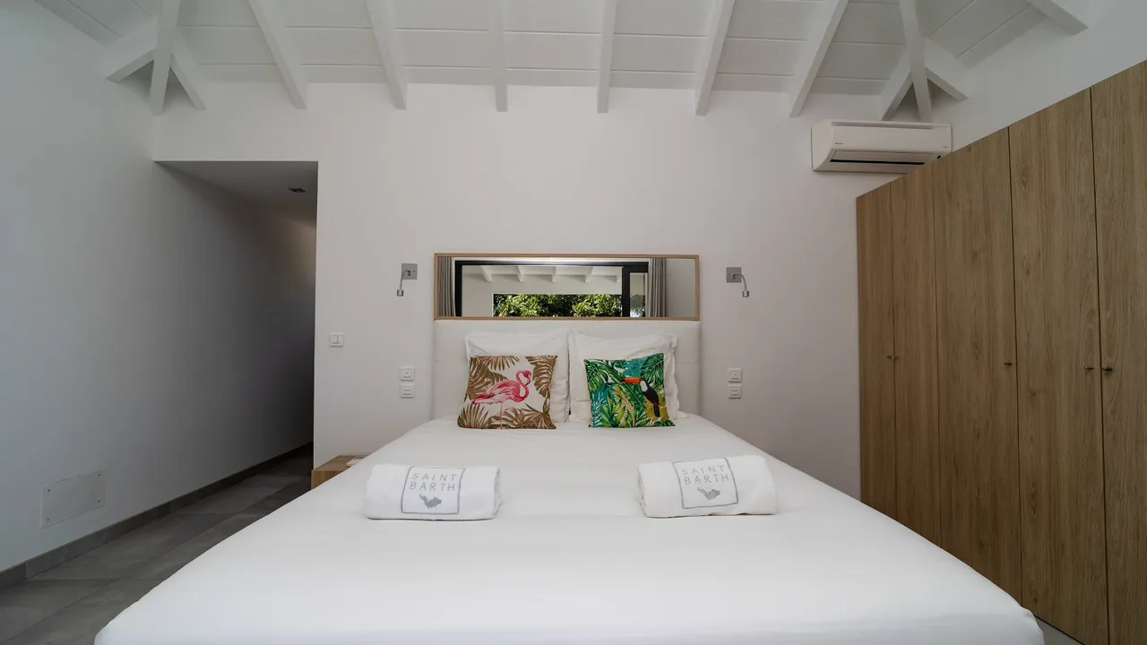 Ocean-Inspired Contemporary Villa photo 4