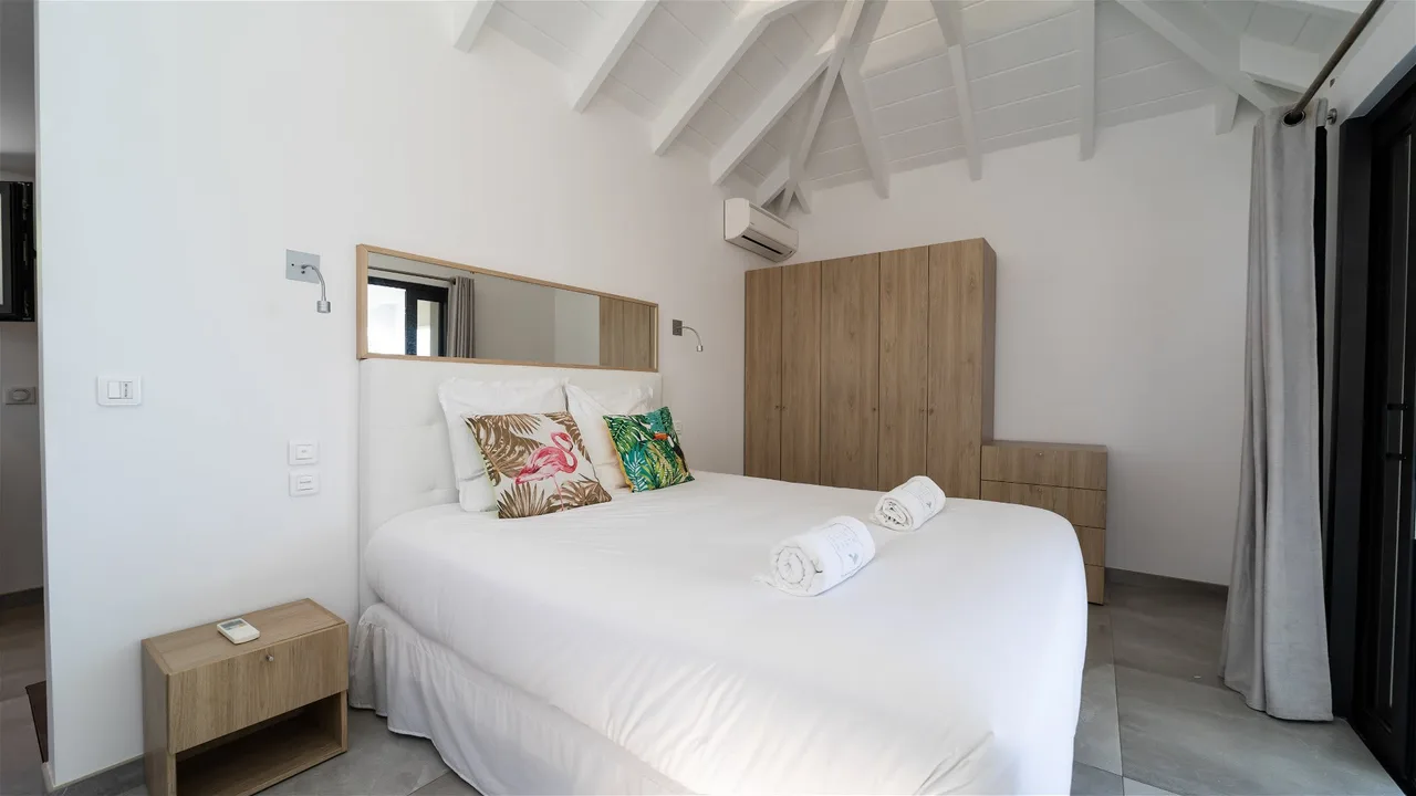 Ocean-Inspired Contemporary Villa photo 5