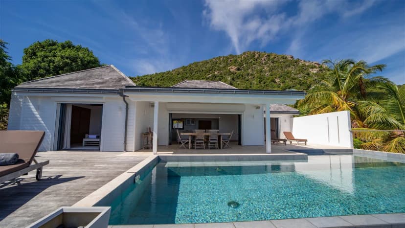 Traditional Villa Located in a Quiet Area