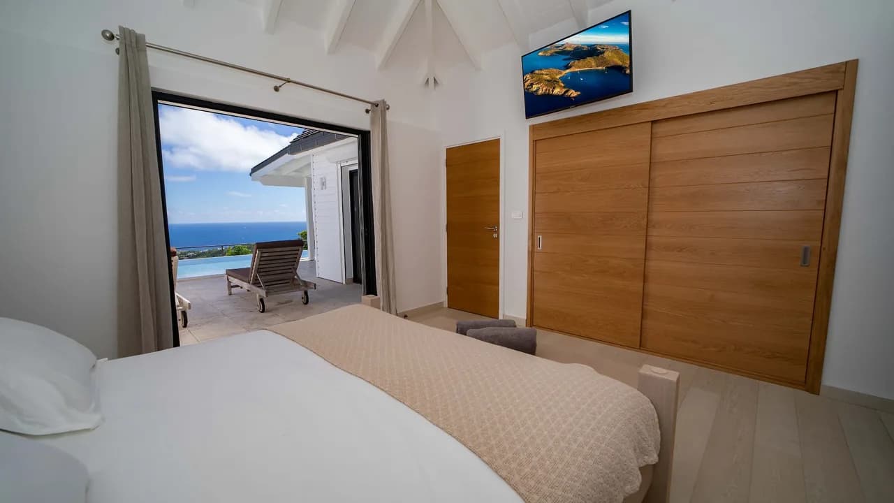 Traditional Villa Located in a Quiet Area photo 5