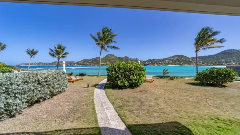 Fantastic Villa Located on the Seaside