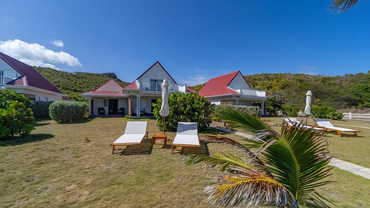 Fantastic Villa Located on the Seaside photo 4