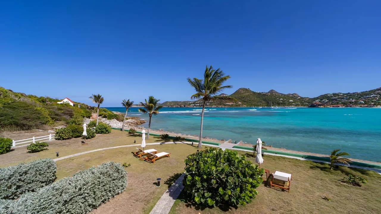 Fantastic Villa Located on the Seaside photo 5