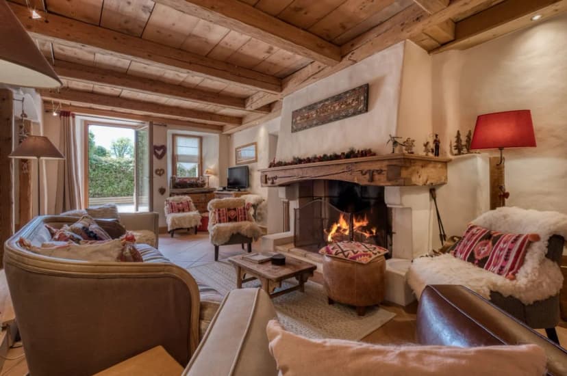 Beautifully designed chlaet in the heart of Megeve