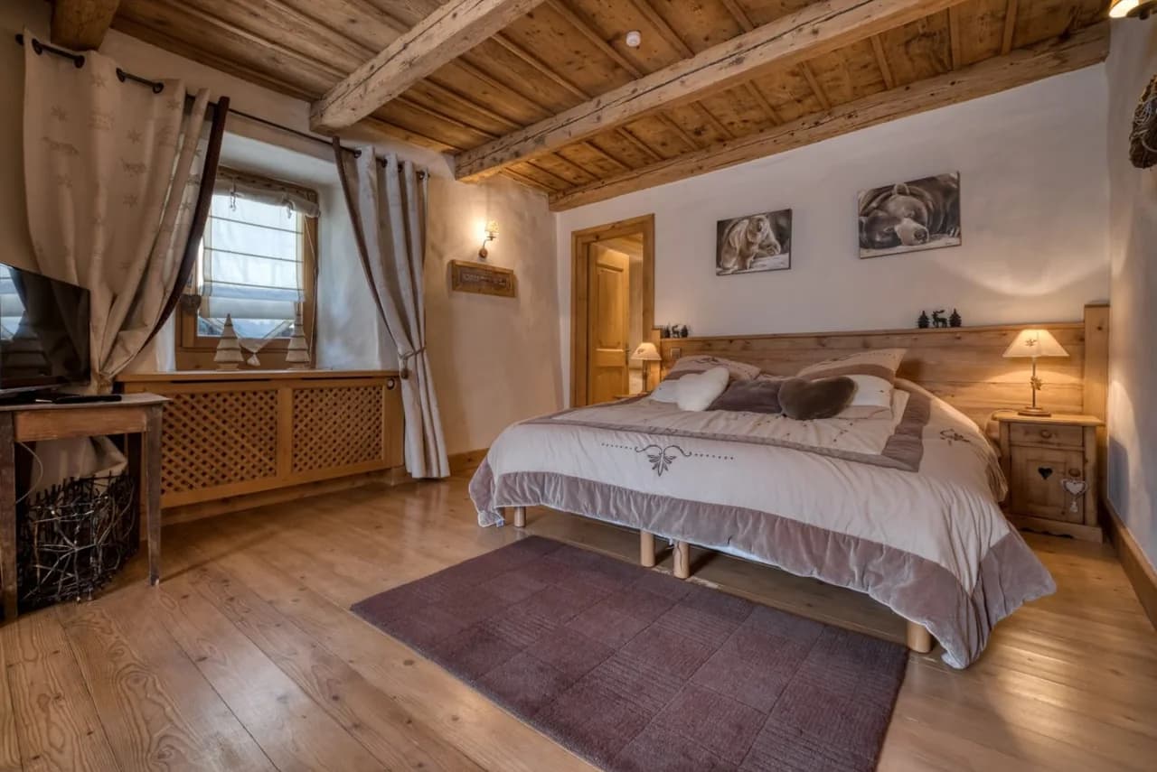 Beautifully designed chlaet in the heart of Megeve photo 2