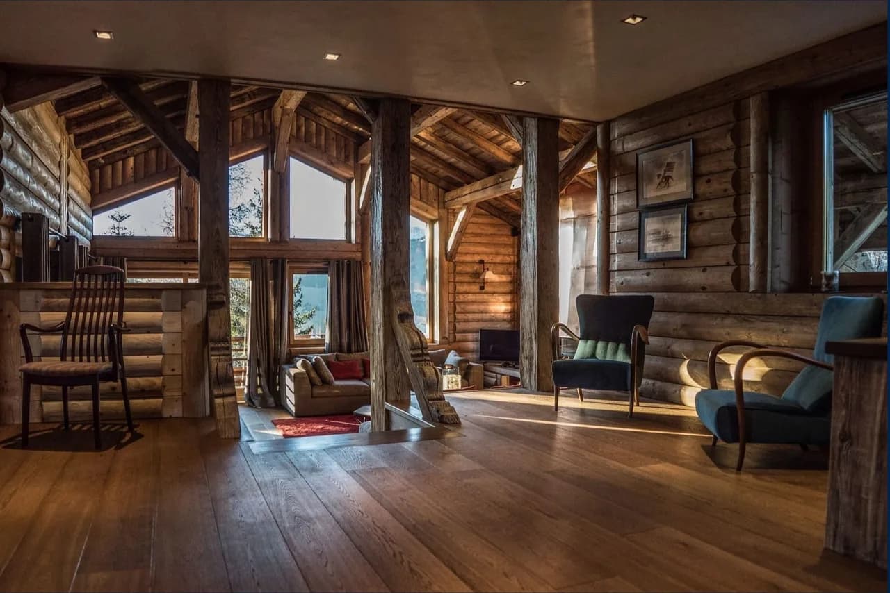 Ideally located ski in/ski out chalet photo 3