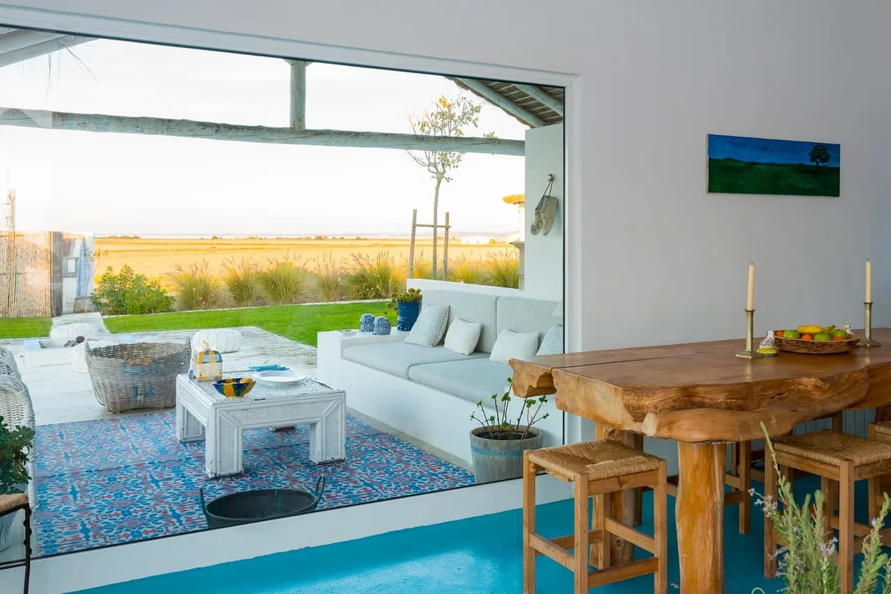 Beautiful Hut With Contemporary Architecture photo 2