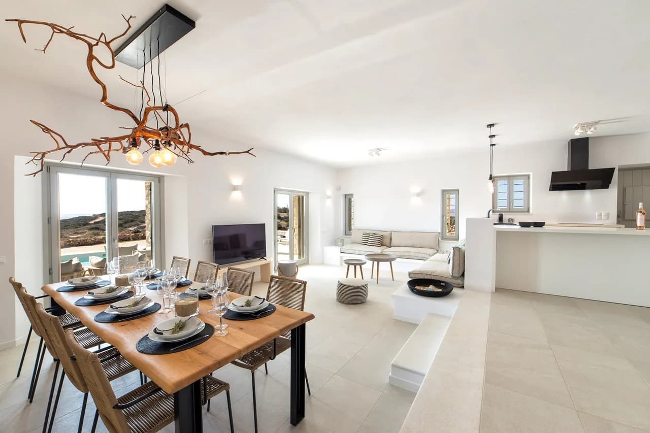 Luxury Villa With Dreamy Vacation Scenery photo 2