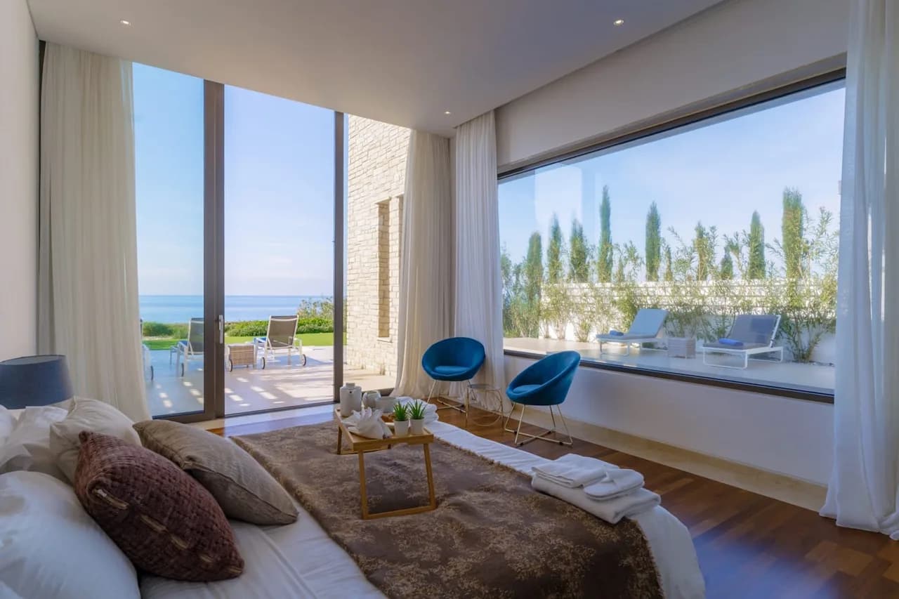 Seafront Villa with Spectacular Sunset View photo 2