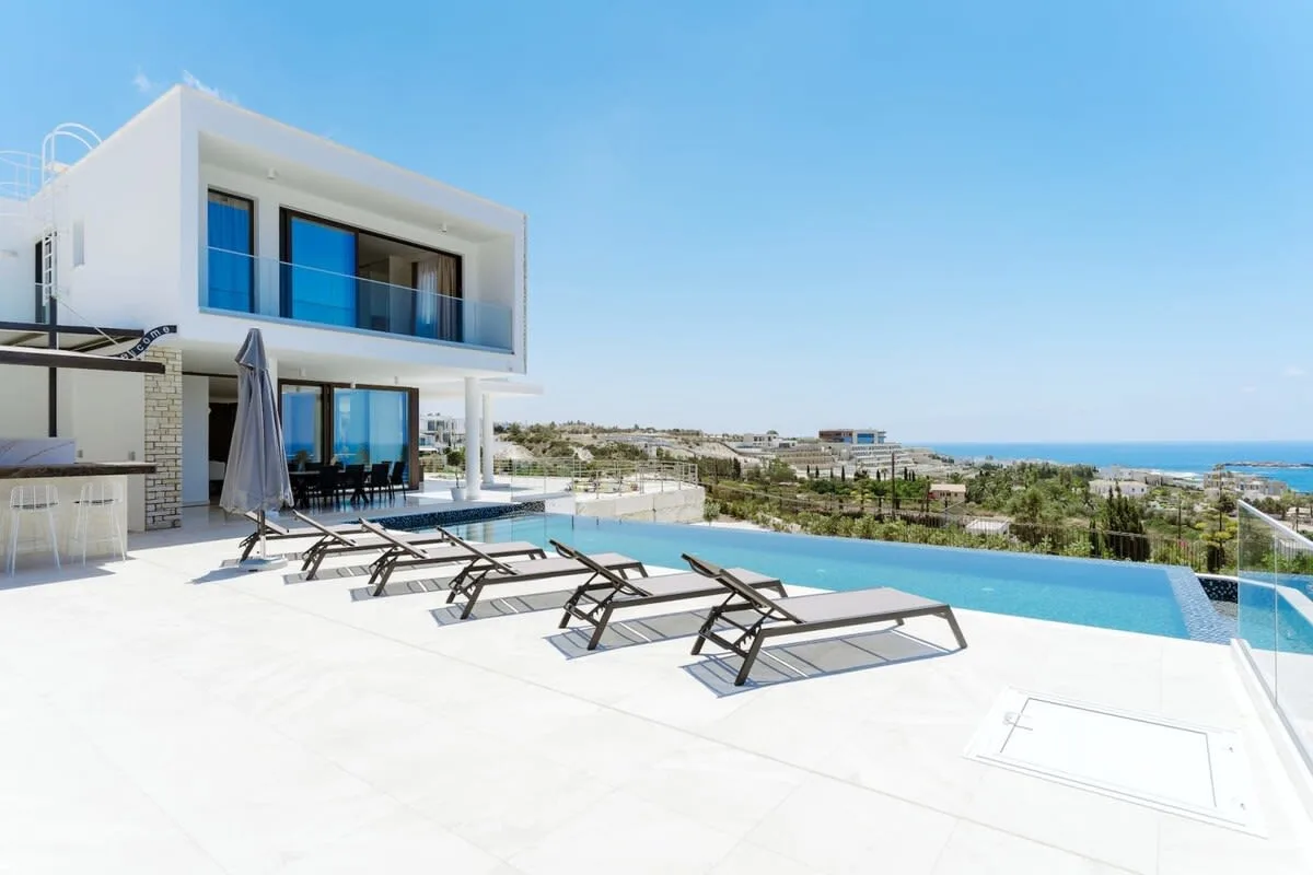 Spectacular Villa in a Panoramic Location