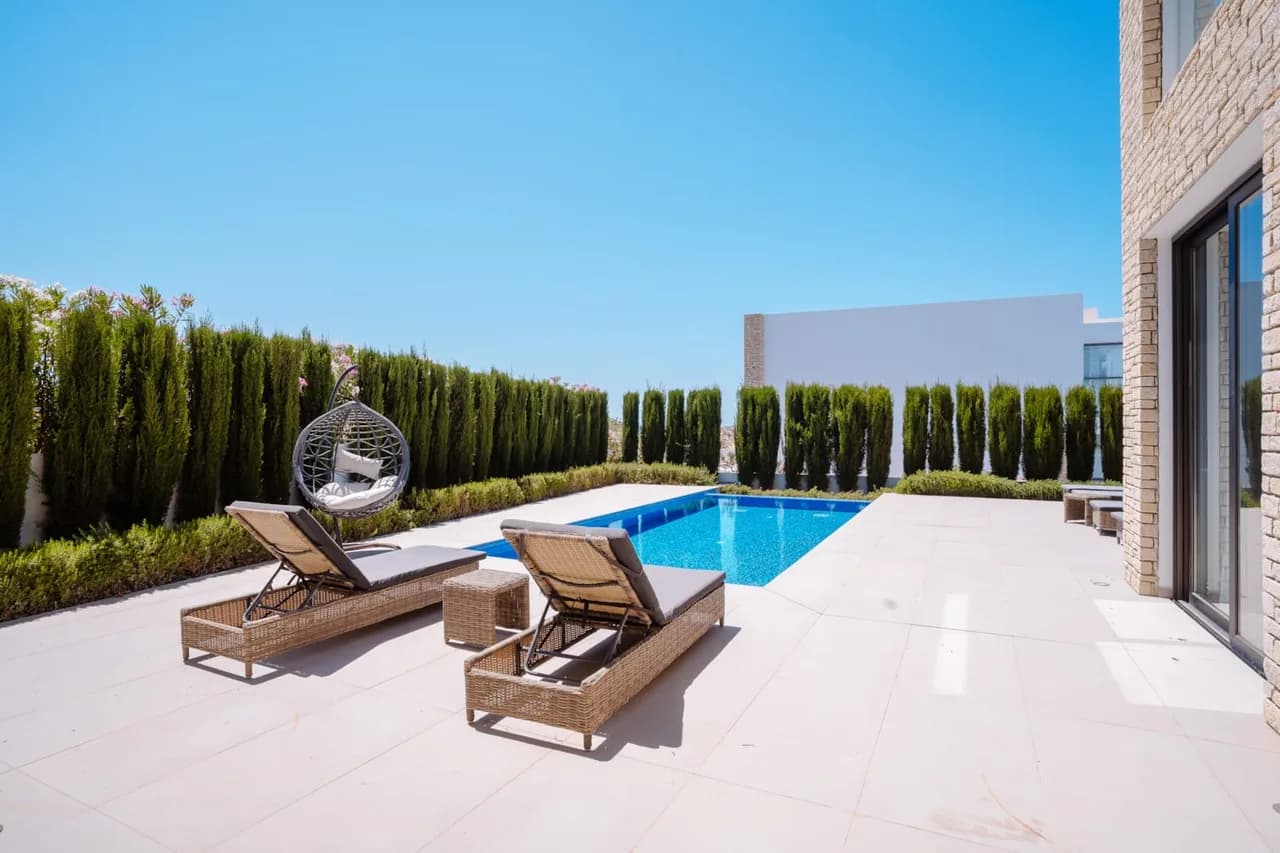 Grandiose Villa Next to Bustling Coral Bay