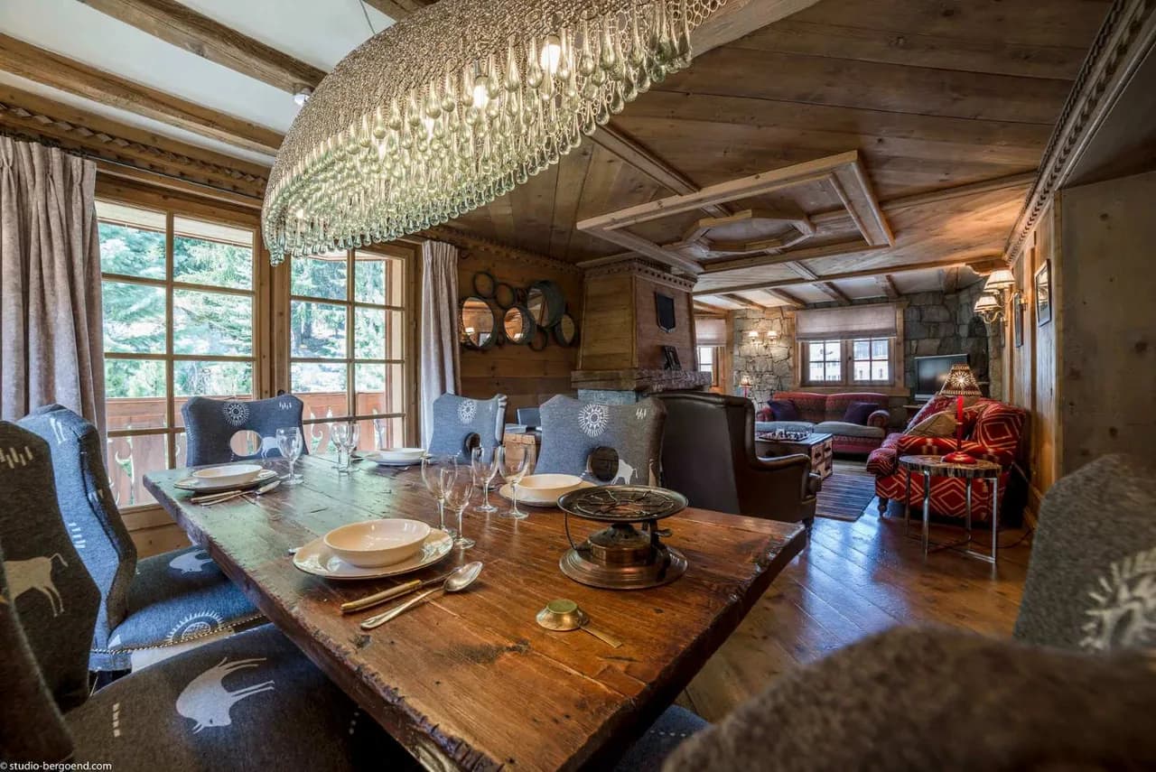 Magnificent Duplex With Antique Interiors photo 4