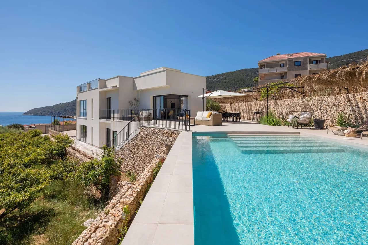 Modern Designer Villa with Professional Gym photo 4