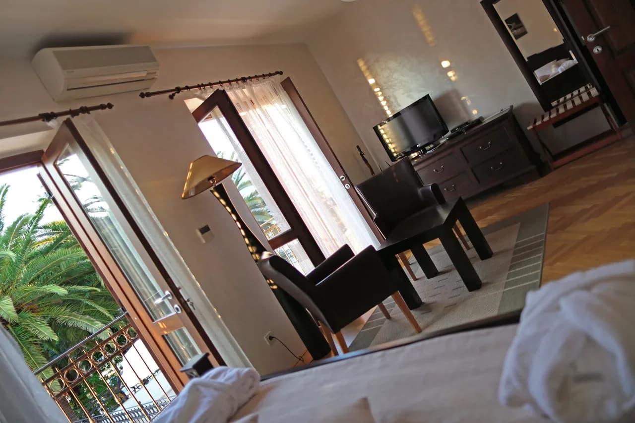 Inviting Villa with Luscious Garden photo 4