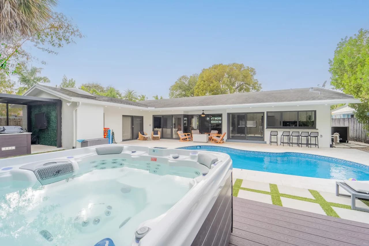 Heated Pool Oasis in Fort Lauderdale photo 3