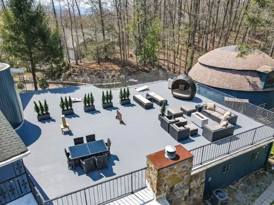 Rooftop Patio Five Bedroom Villa in Gatlinburg