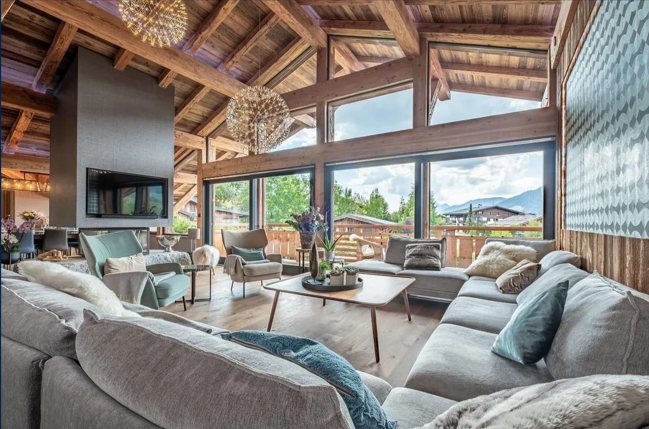 Grand central chalet near the ski slopes photo 2