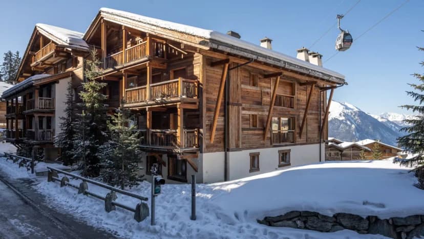 Panoramic Chalet next to the Ski Lifts