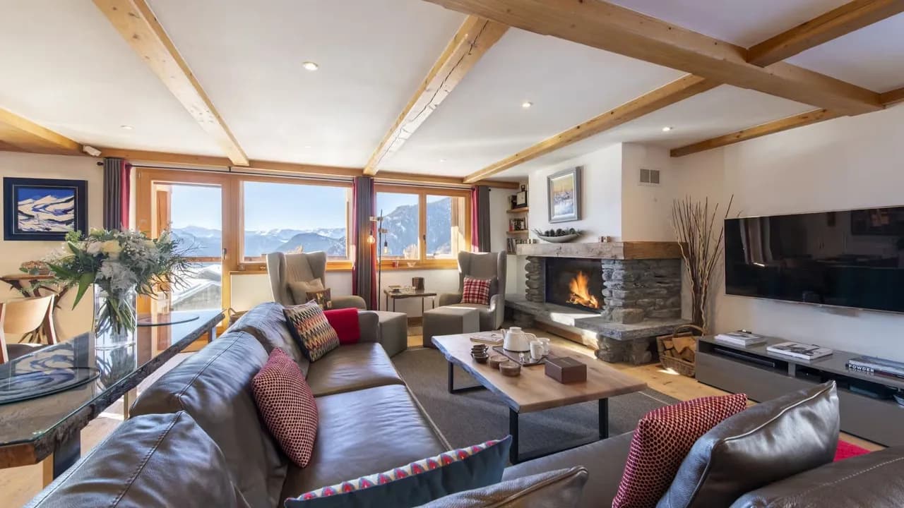 Panoramic Chalet next to the Ski Lifts photo 2